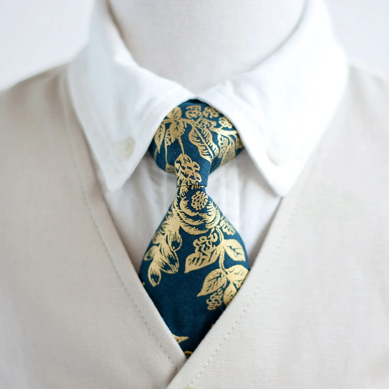 Boy's Pocket Square / Navy Metallic Toile